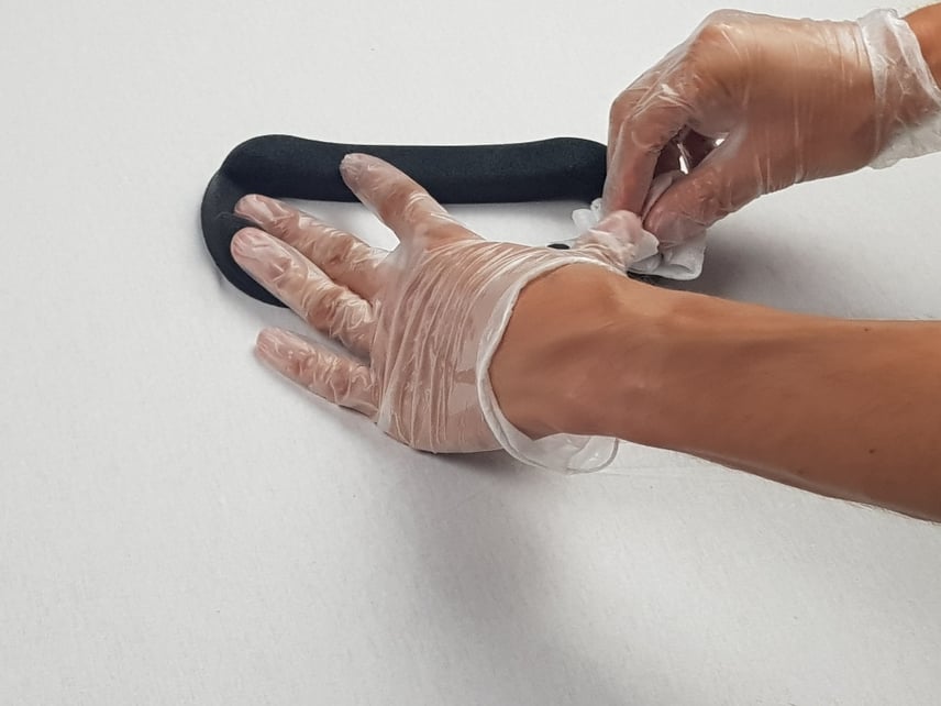 cleaning your vr headset accessories