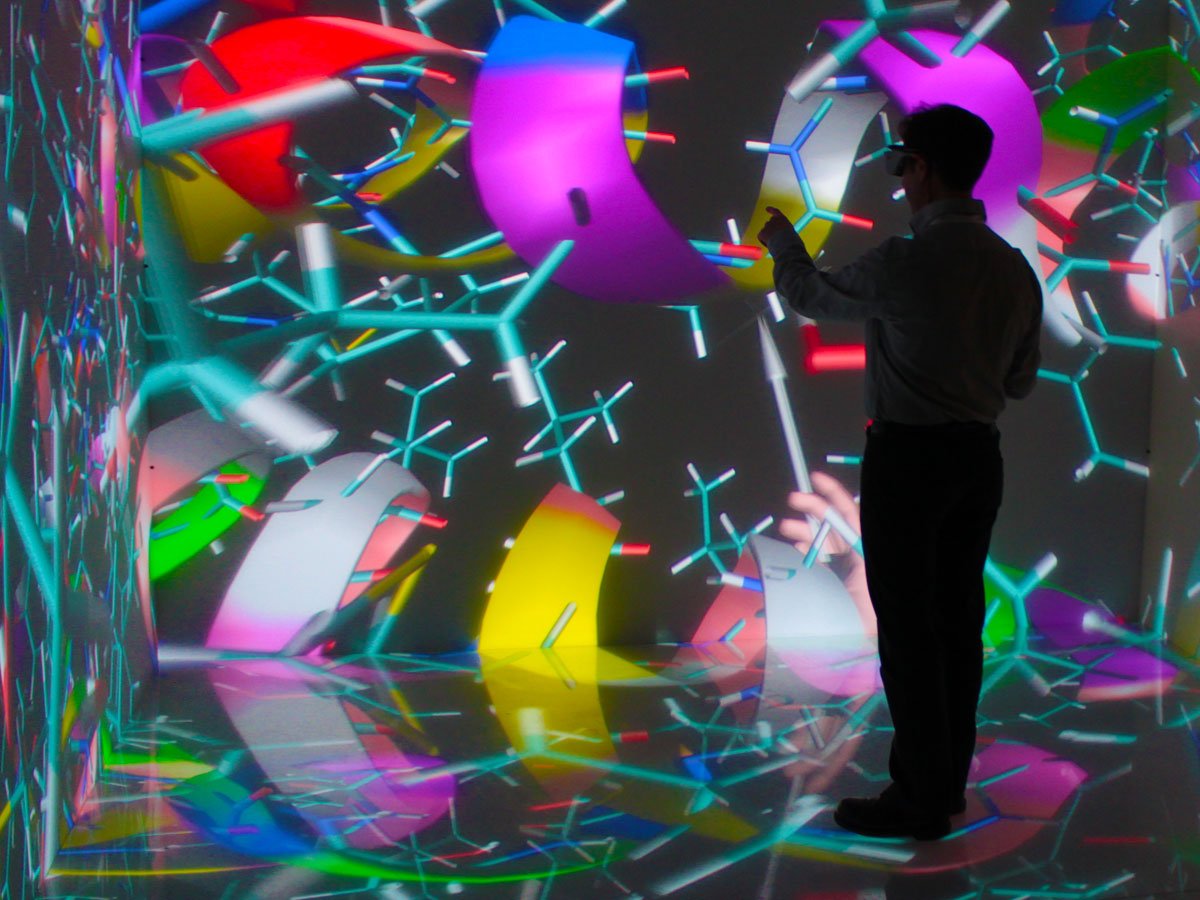 engineer-working-on-complex-medical-data-in-an-immersive-room-with-techviz-VR-software