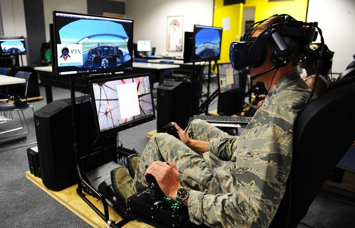 haj skranke Afvigelse 4 use cases for virtual reality in the military and defense industry